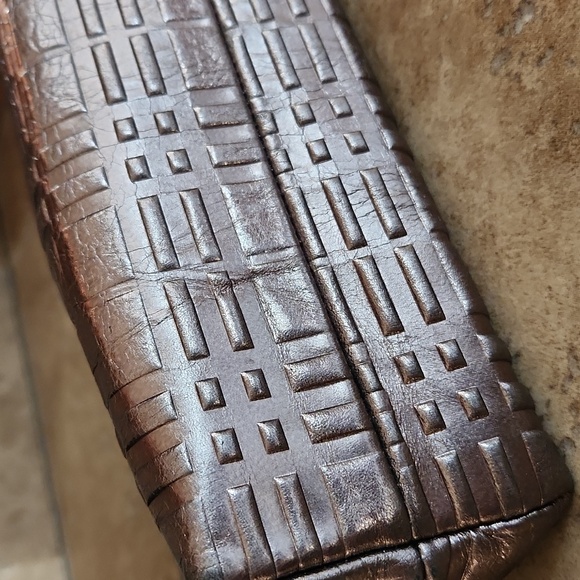 Burberry Shimmering Bronze Toiletry Bag With Tag Attached - Picture 4 of 13